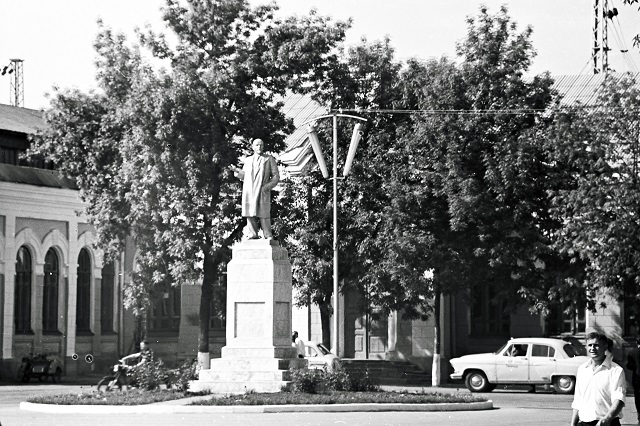 r001 004